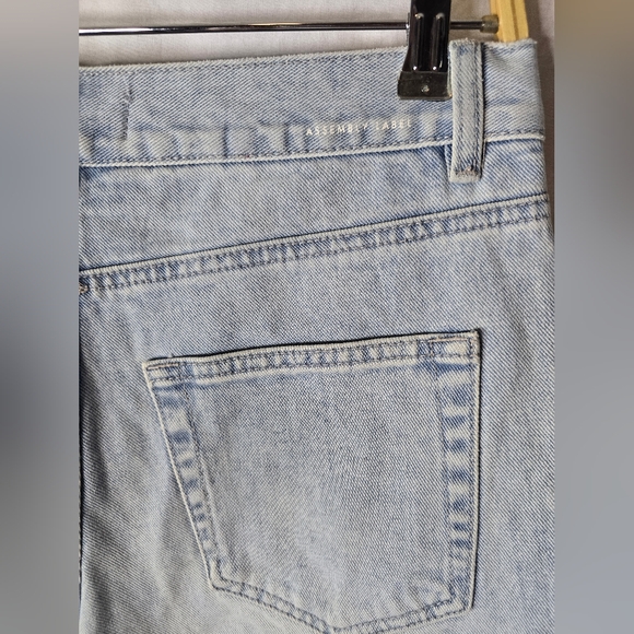 Assembly Label light wash straight leg jeans- Size 26 US / Australian size 8 - Picture 6 of 7